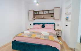Vulcan Residence - Premium Apartment